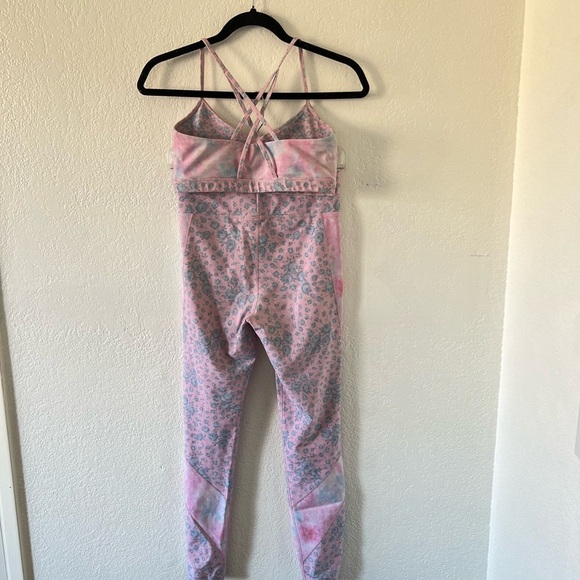 LoveShackFancy x Bandier bra and legging set - Picture 5 of 7